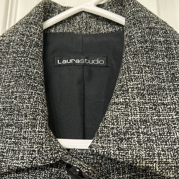 Laura woman’s fall jacket. Worn only a few times. Size S - Picture 4 of 5